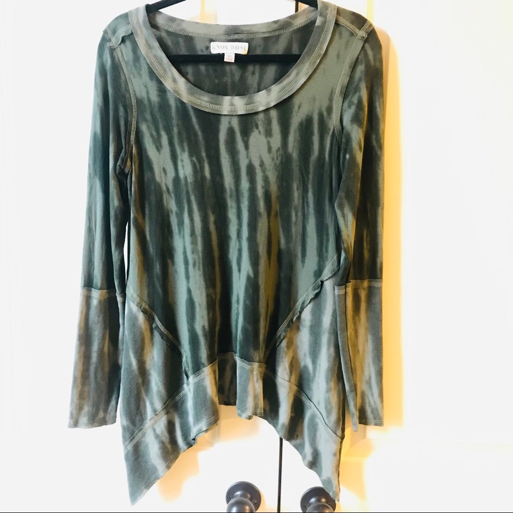 Like New tie dye style green tunic top